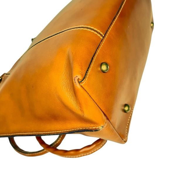 Patricia Nash Tan Leather Zip Top Tote Shoulder Bag Phone Pockets Front and Back - Picture 10 of 16